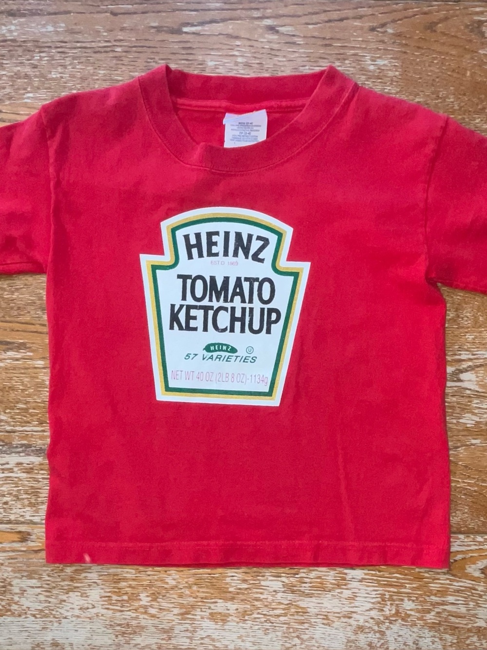 Vintage 90s  Red Heinz Tomato Ketchup graphic t-shirt. Size XSmall Youth